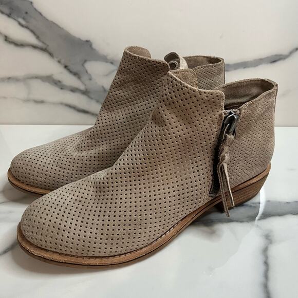 Dolce Vita | Women's Minimalist Gray Laser Cut Perforated Round Toe Boots Sz 8 - Picture 3 of 7